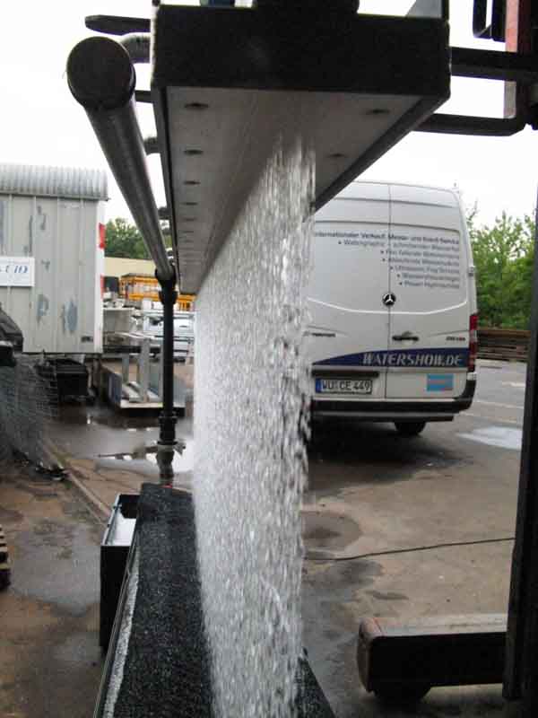 Zur News: Projektions-Wasserwand für Deckeneinbau