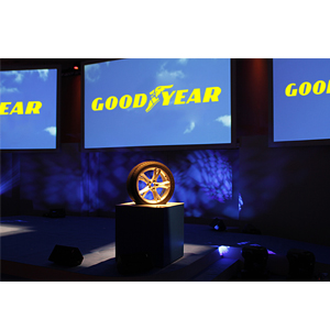 Zur News: VOK DAMS inszeniert Brand Event für Goodyear