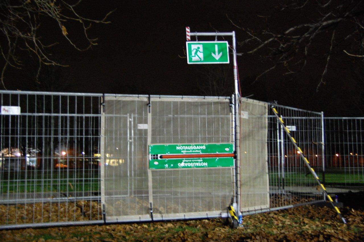 Zur News: Temporäres Fluchtwegtor für Bauzäune entwickelt
