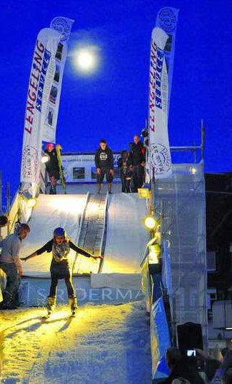 Zur News: Sommer-Stadtfest mit Schneerampe, Ski und Rodeln