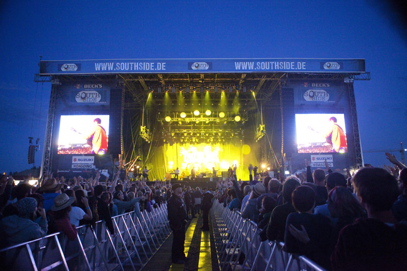 Zur News: Megaforce baut alle Bühnen für Southside Festival