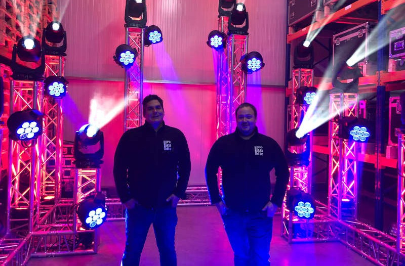 Zur News: ProAudio Eventing investiert erneut in Movinglights von ELATION