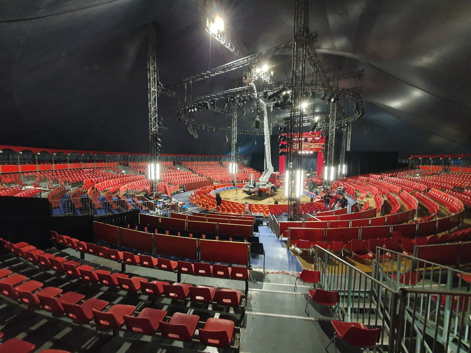 Zur News: Stuttgarter Weltweihnachtscircus setzt auf MEEVI-rent