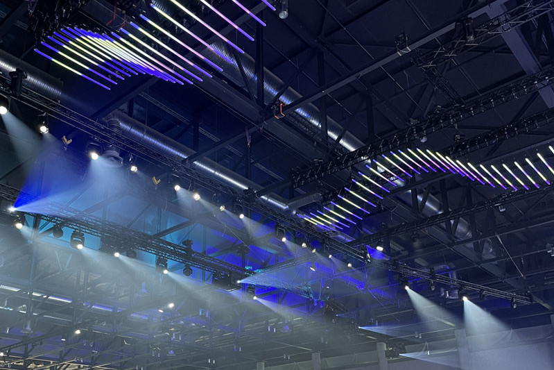 Zur News: ETC Halcyon-Scheinwerfer setzen Ärztekongress in Szene