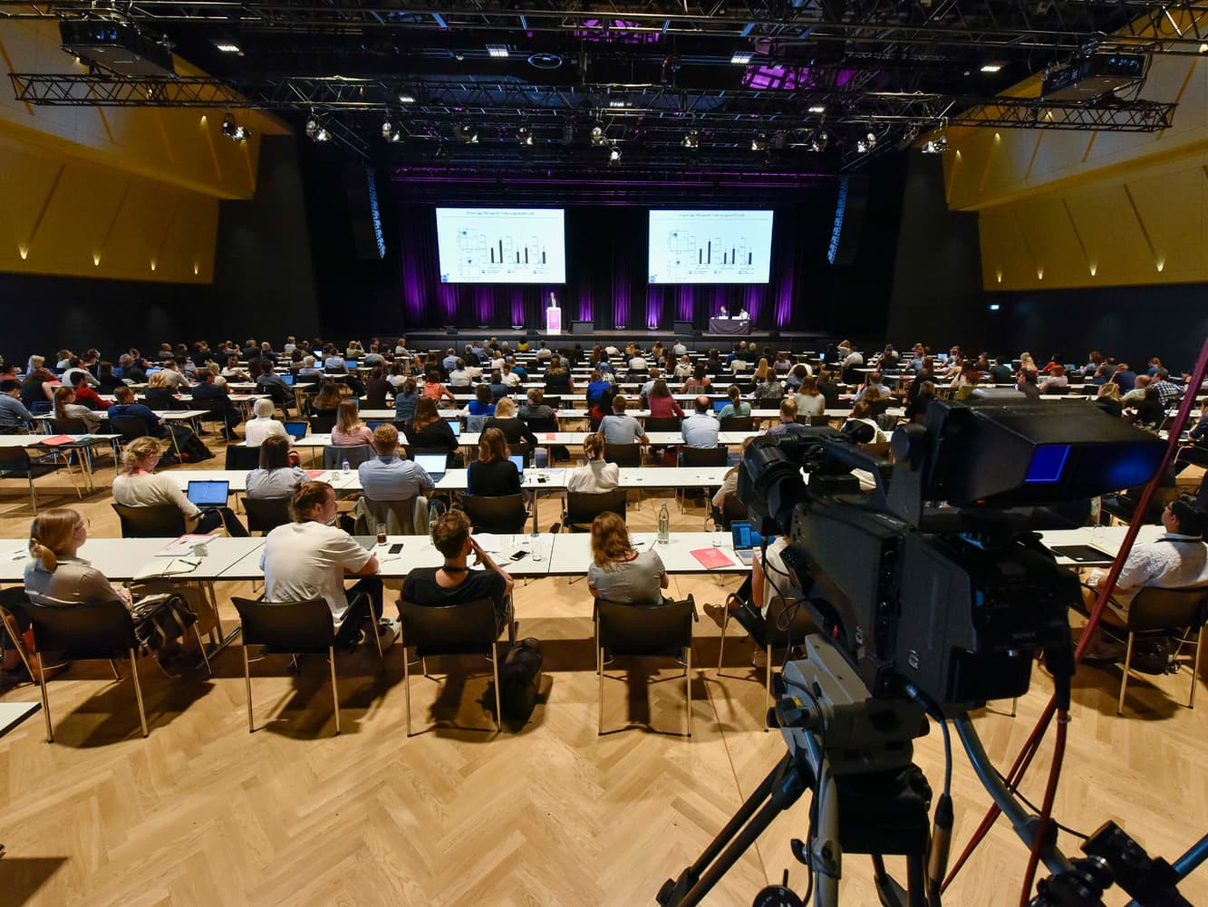 Zur News: Die neue Rheingoldhalle hat sich erfolgreich auf dem Veranstaltungsmarkt positioniert