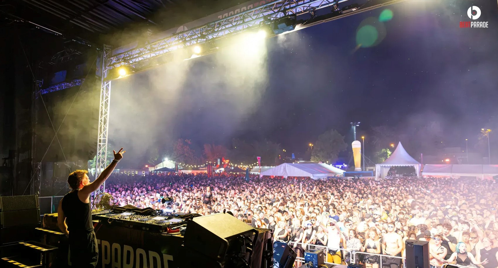 Zur News: ELATION und OBSIDIAN verbanden Mainstage und mobile Lichtsysteme zu einheitlichem Lichtdesign