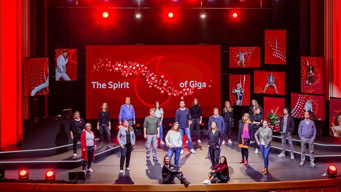 Zur News: Vodafone Kick-offs 2021: insglück inszeniert Digital Live-Event unter dem Kampagnenmotto #SpiritofGiga