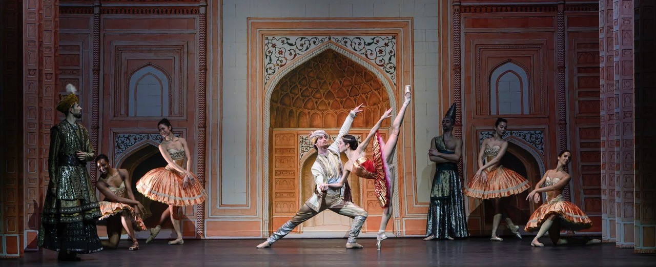 Zur News: Les Ballets de Monte Carlo setzt auf ELATIONs Paragon-Serie