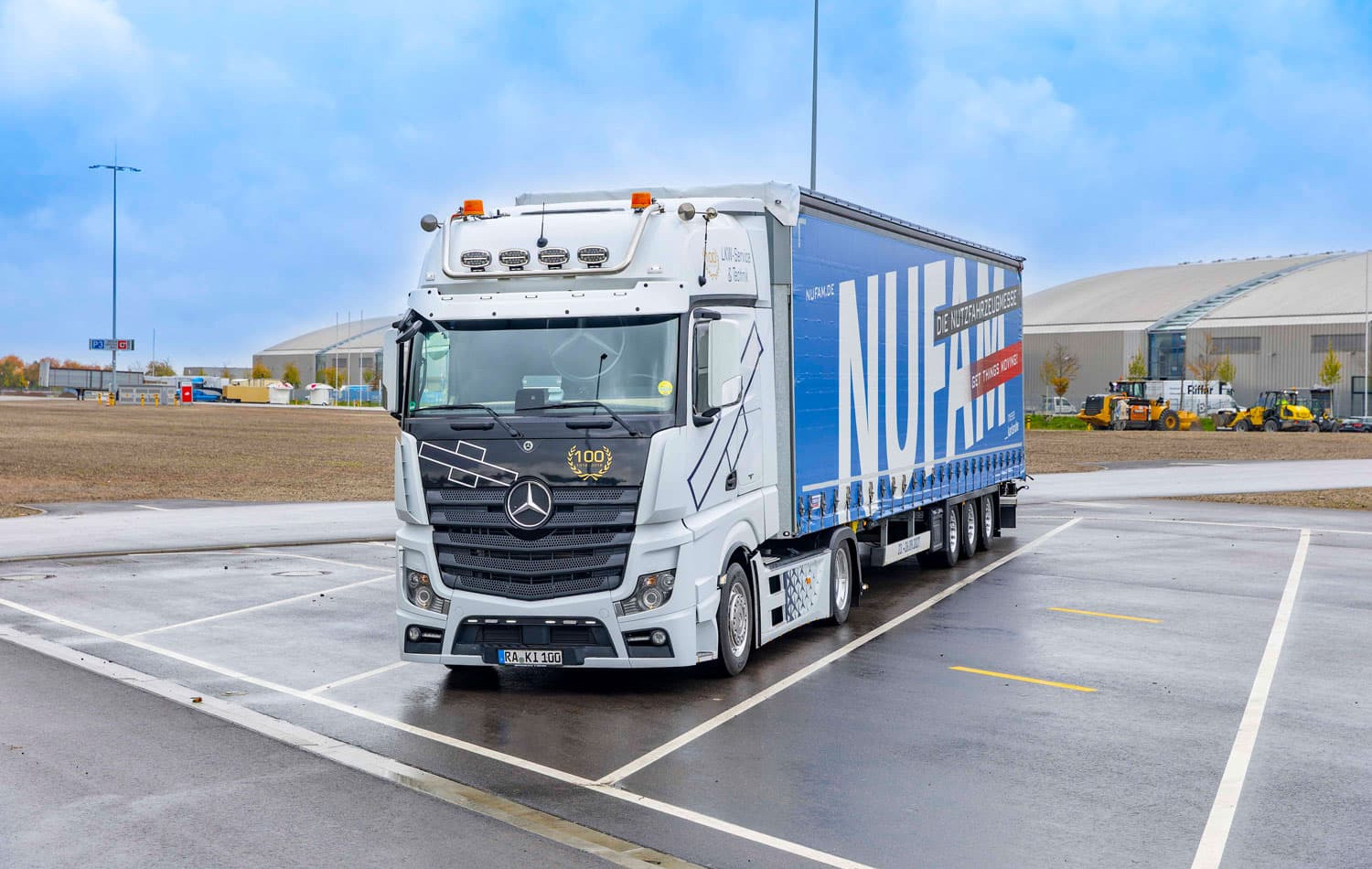 Zur News: Stellplatz-Angebot für Trucker auf dem Freigelände der Messe Karlsruhe stößt auf große Resonanz