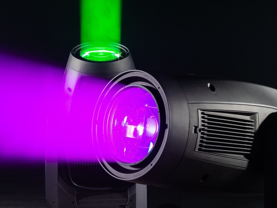 Zur News: Die neuen Fuze Max von ELATION sind ab sofort verfügbar