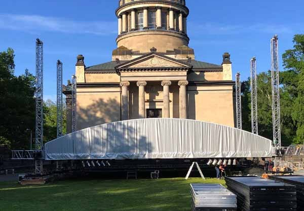 Zur News: i:TECS baut Open-Air-Bühne aus LITECRAFT TRUSS für das Theater Dessau