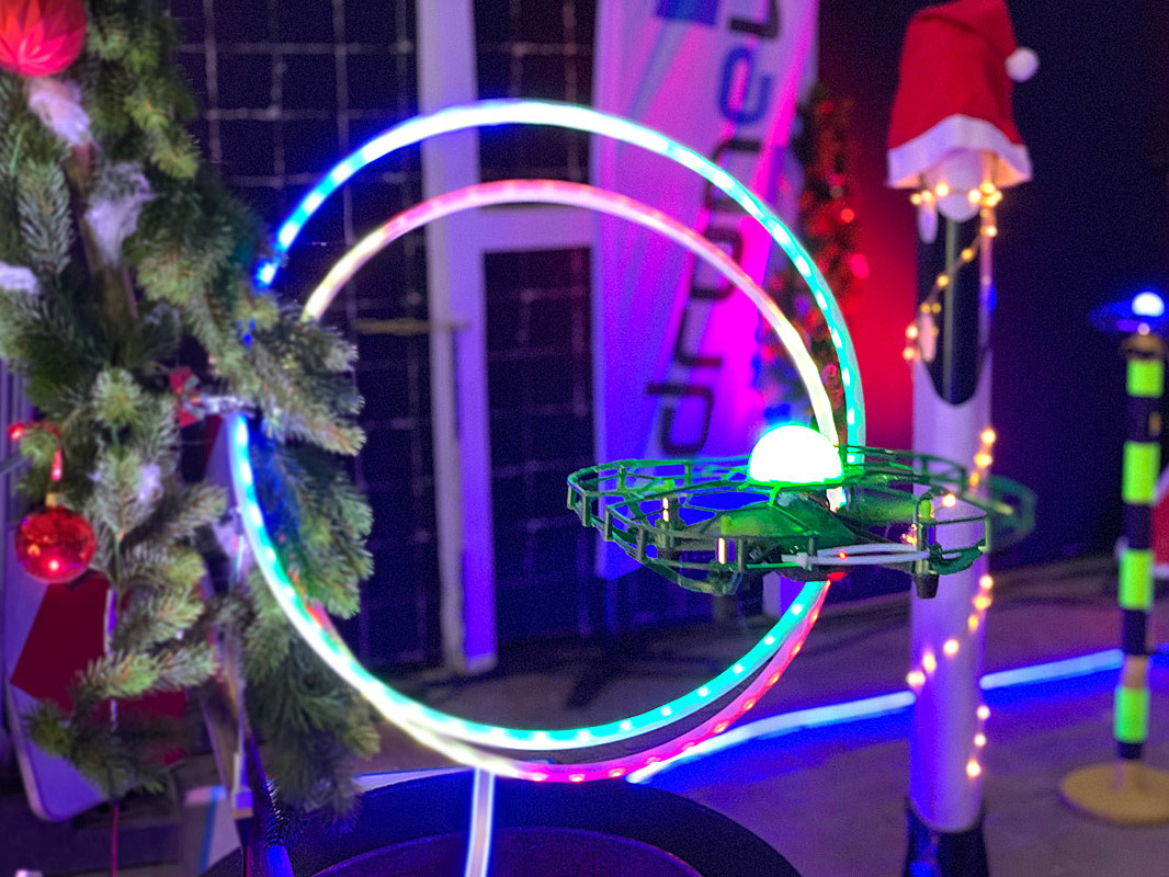 Zur News: Weihnachtsfeier mit Drohnen