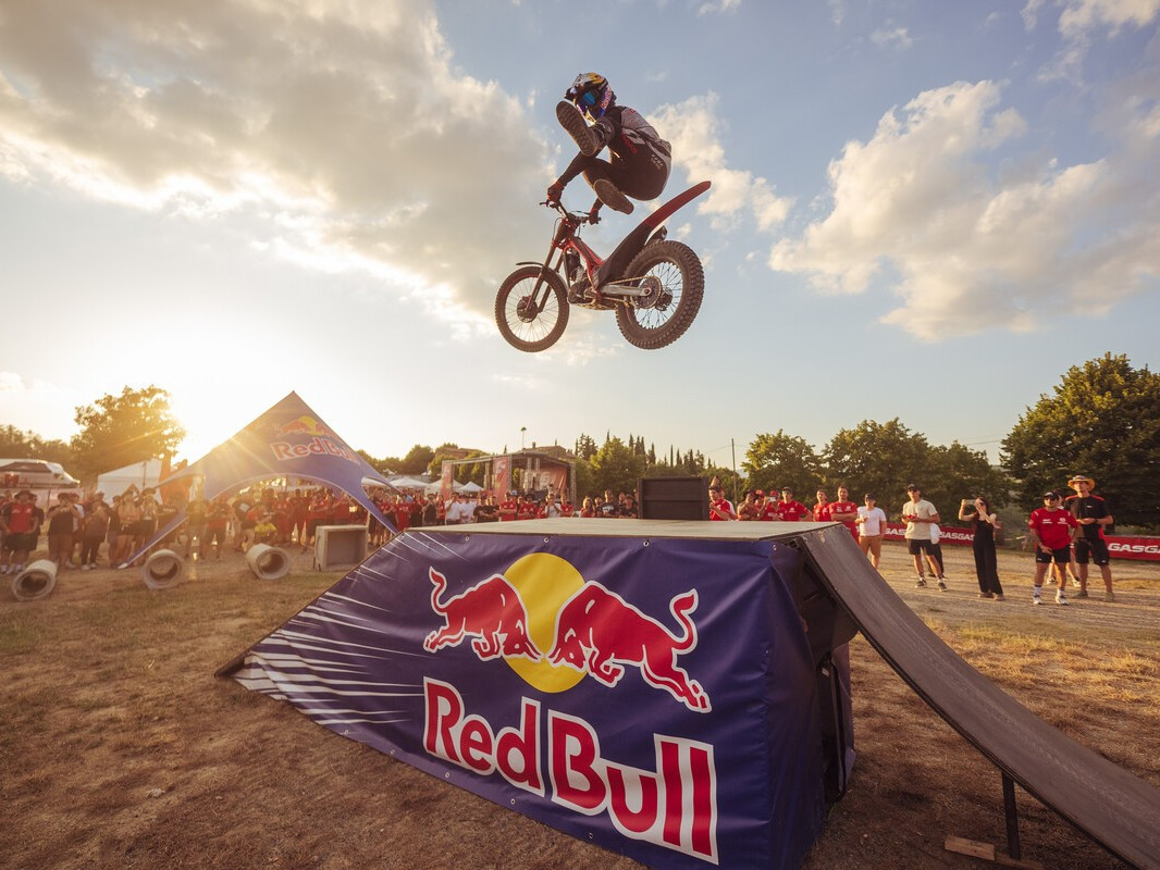 Zur News: Creative Tours + Concepts supportet follow red beim GASGAS SPICE IT UP FESTIVAL