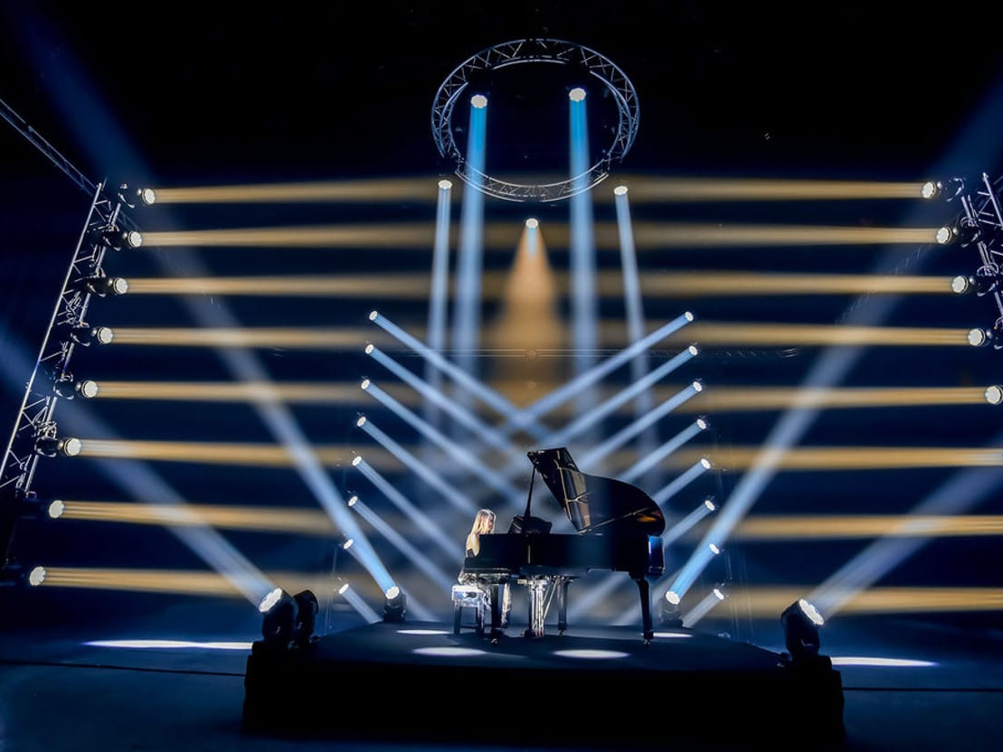 Zur News: Robe stellt den neuen LEDBeam 350 vor