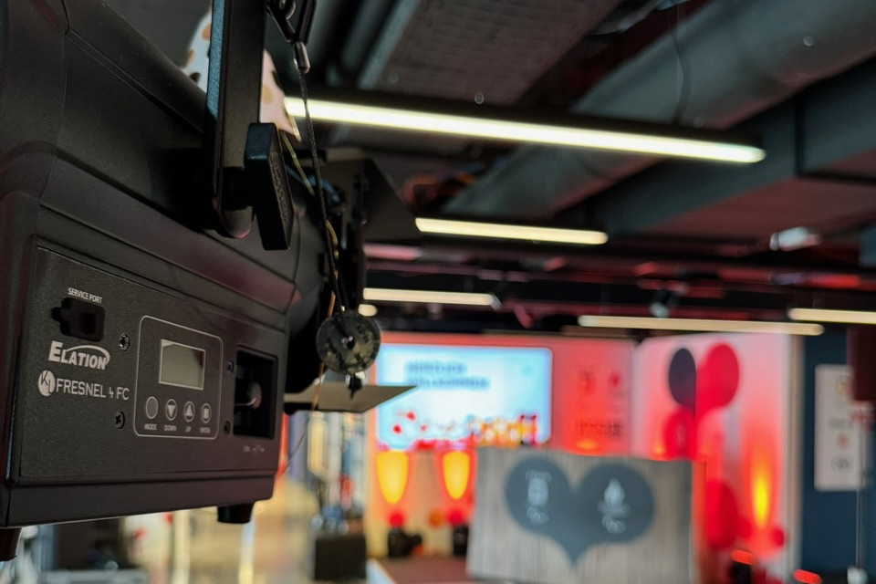 Zur News: wige SOLUTIONS setzt weiterhin auf Full-Color LED-Fresnels von ELATION