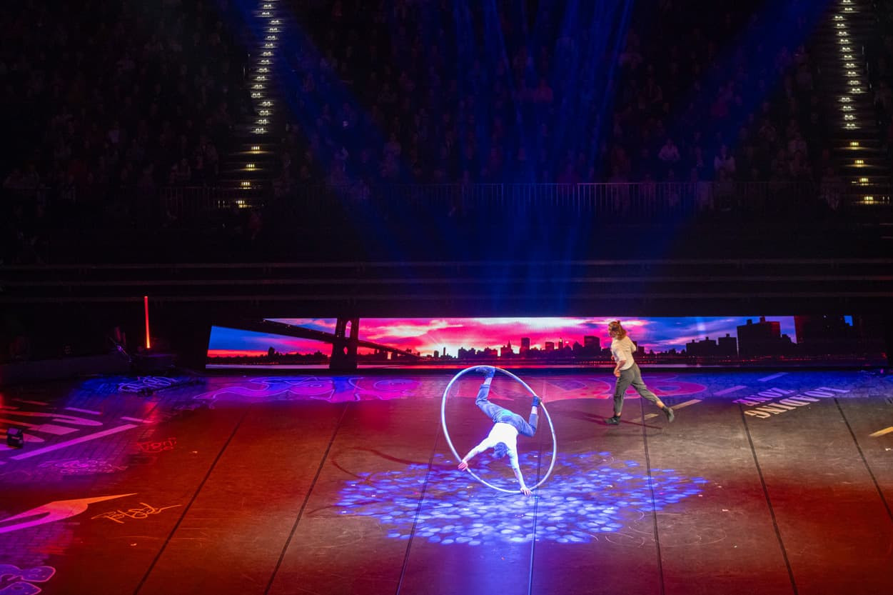 Zur News: PRG setzt für die neueste Tourneeproduktion des „Feuerwerk der Turnkunst“ auf GLP