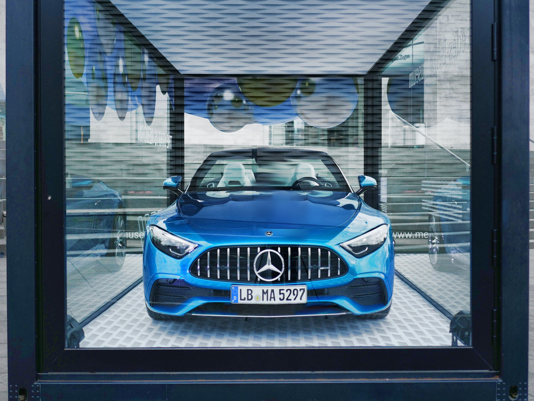 Zur News: LMC inszeniert den neuen Mercedes-AMG SL 43 in Metzingen